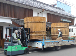 すや亀本店　修理に出した木桶